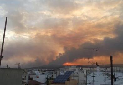 Во Грција пожари, Словенија снег, а во Црна Гора огромни бранови