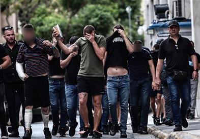 Хрватските навивачи ќе ја издржуваат казната во 16 затвори во Грција, родителите во паника