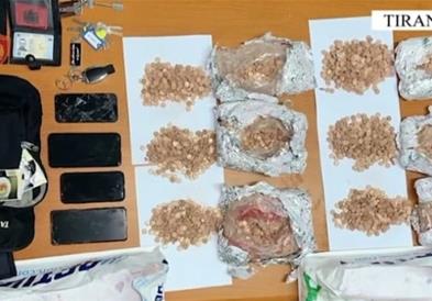 Албанската полиција заплени таблети екстази во вредност од 400 илјади евра, внесени од Косово