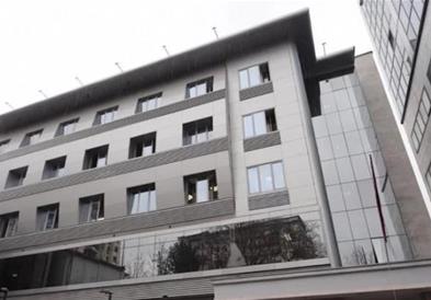 Во Албанија скандал со концесија за стерилизација на медицинска опрема