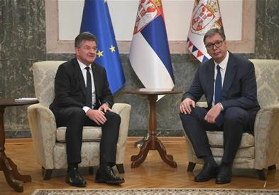 Лајчак по средбата со Вучиќ: Разговаравме за намалување на тензиите и за нови избори на Косово 