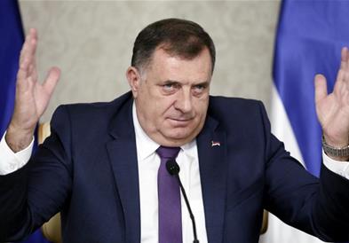 Додик најави отцепување на Република Српска доколку Шмит и даде имот на државата БиХ