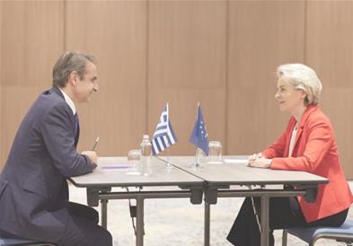 Мицотакис на средби со Мецола и фон дер Лајен за европска финансиска поддршка за Грција