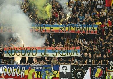 Косовските фудбалери го напуштија мечот со Романија поради скандирање: „Косово е Србија“(ВИДЕО)