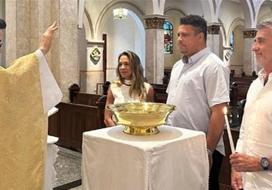 Роналдо се крштеваше на 46 годишна возраст (ФОТО)