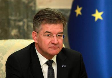 Лајчак пристигна на Косово,токму кога тензијата се зголеми поради убиството на полицаецот 
