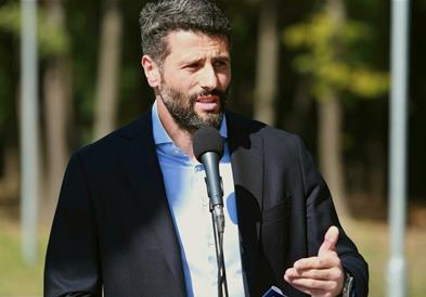Градоначалникот на Белград Александар Шапиќ поднесе оставка