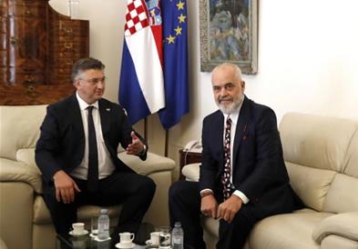 Рама и Пленковиќ ги повикуваат ЕУ и Западот да донесат мерки против Белград