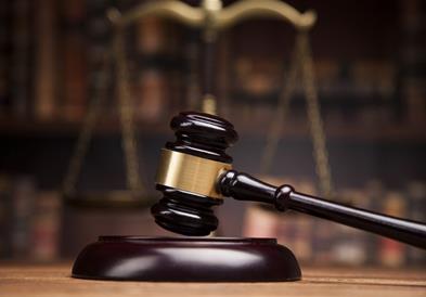 Лажен адвокат е уапсен, откако на суд добил 26 случаи (ВИДЕО)
