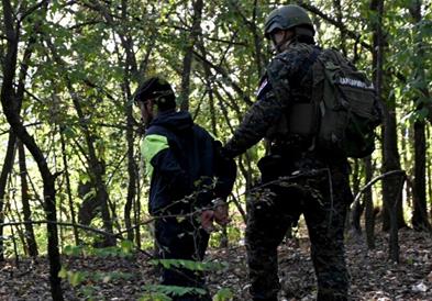 Српската полиција уапси шестмина по судирот на мигранти