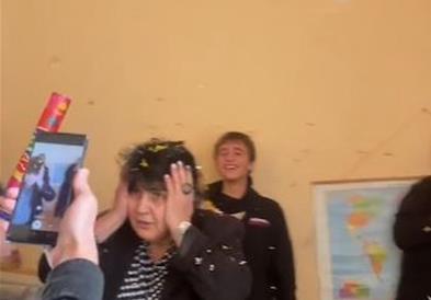 Видео: Прекрасен гест, „тепачката“ се претвори во радост за наставничката