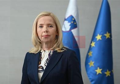 Голоб под истрага поради наводен притисок врз поранешната министерка за внатрешни работи