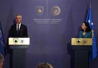 Столтенберг во Косово: НАТО ќе направи сѐ за да не се повтори насилството од мај и од септември