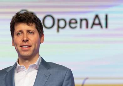 „Опен-АИ“: Сем Алтман, (неодамна отпуштен), се враќа на чело на компанијата