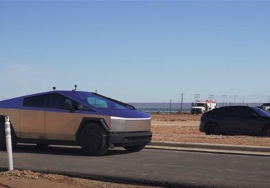 Видео: Трка за забрзување помеѓу „Tesla Cybertruck“ и „Lamborghini Urus“