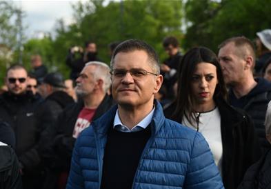 По лошите резултати, Вук Јеремиќ поднесе оставка на местото претседател на Народната партија