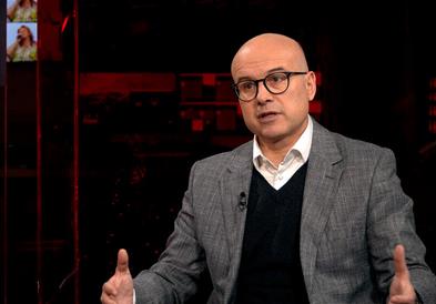 Претседателот на СНС Милош Вучевиќ го осуди вечерашното насилство на улиците на Белград