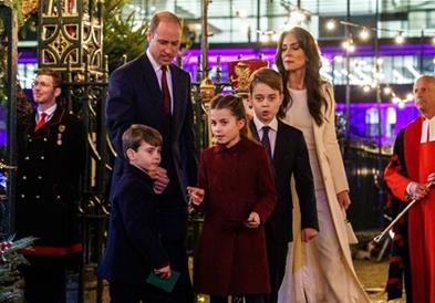 Вилијам и Кејт го честитаа Божиќ со фотографија од децата