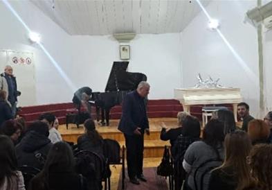 По триесет години ново концертно пијано во тетовското музичко училиште