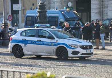 Девојчиња украле плен од речиси половина милион евра со помош на шишенце шампон 