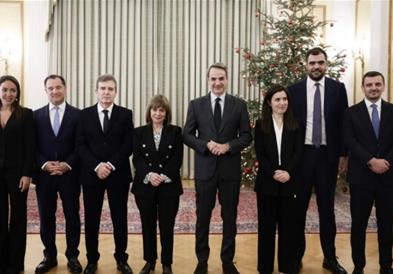 Новите министри во грчката Влада положија свечена заклетва