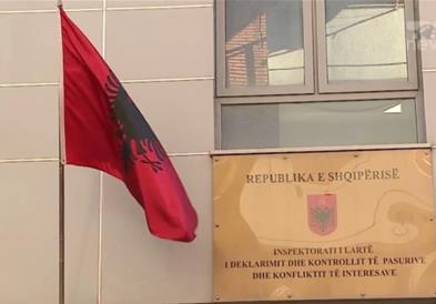 Истрага против градоначалничка во Албанија, чиј брат издавал лажни потврди за бугарско потекло 