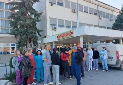 Медицинскиот персонал во Прилепската болница со договор на дело бара решавање на статусот