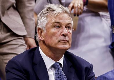 Судењето на Алек Болдвин за убиство од небреќност е закажано за 10 јули 