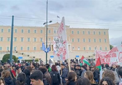 Грчкиот Парламент денеска ќе гласа за законот за приватни факултети, студентите на протест