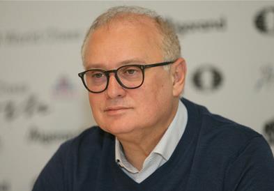 Весиќ: Граѓаните на Косово со српска лична карта можат да работат во Македонија и Албанија