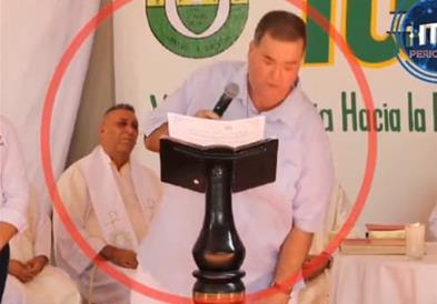 Среде говор, на градоначалник му паднаа панталоните- доби аплауз откако се снајде (ВИДЕО)