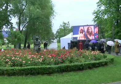 Под мотото „Будење“, во Србија се одбележува годишнината од страшниот масакр 