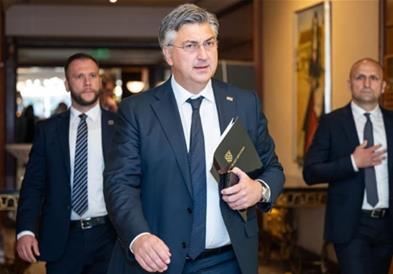 Пленковиќ стана мандатар - мора да состави Влада до 9 јуни и по трет пат премиерска функција
