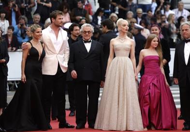 Најочекувана премиера во Кан: Филмот за „Лудиот Макс“ доби шестминутни овации (ВИДЕО)