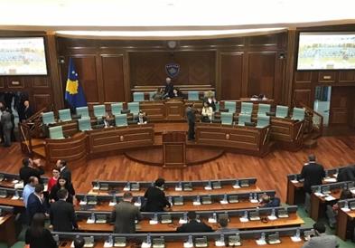 Косовската опозиција со резолуција бара оставка на Курти и распуштање на Собранието