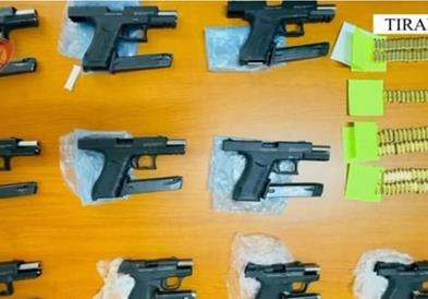 Полицијата во Тирана заплени оружје и муниција прошверцувани од Косово