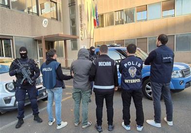 За сексуално злоставување малолетнички од вероучител во Турција бараат затвор до 135 години 