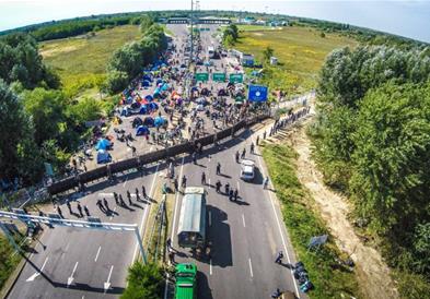 За Србија замина уште еден контингент од 28 унгарски полицајци