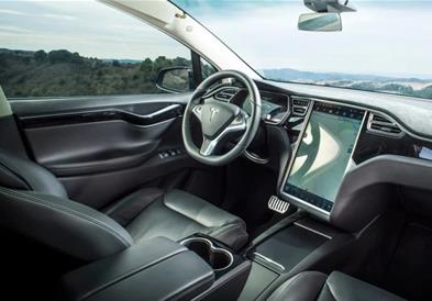 „Tesla“: Идентификуван проблем кај 125.000 возила