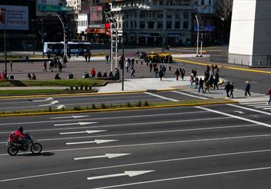 Најшироката улица на светот е во Аргентина-на пешаците им требаат 4 минути да ја поминат(ВИДЕО)