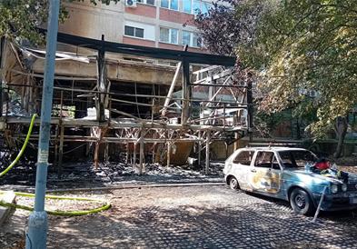 Се запали кафуле во Белград, огнот зафати станови и автомобили