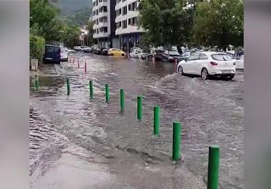 Скопјани трета вечер немаа мир – рекорден број повици во ЦУК по вчерашното невреме 