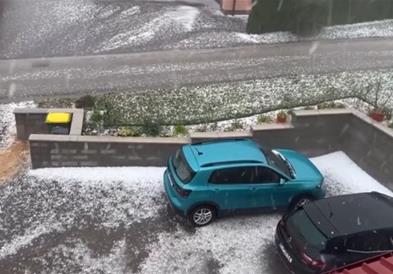 Силно невреме во Словенија, прогласен портокалов аларм (ВИДЕО)