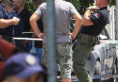 Српската полиција го уапси напаѓачот со самострел- сакал да влезе во МВР со седум стрели 