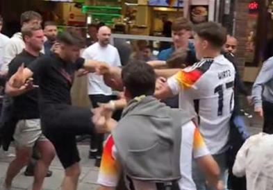 Видео: Судир меѓу германски и англиски фанови на ЕУРО