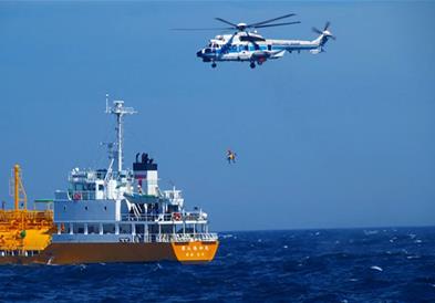 Вода однела девојка на душек- ја спасиле 80 километри од брегот, два дена пловела низ морето 