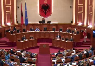 Малцинствата во Албанија со остри реакции за неприфаќање на гарантирани места во парламентот