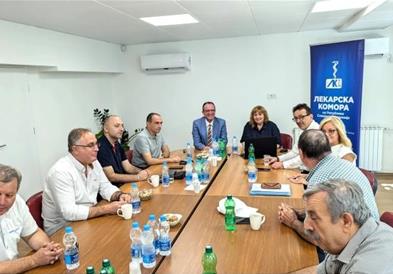 Лекарска комора: Истакнати три приоритетни реформи на средба со министерот Таравари