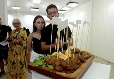 Прилепските скулптори отворија изложба „Алегорични фрагменти“