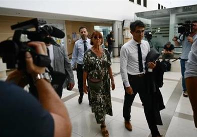 Французин пред суд призна дека ја дрогирал својата сопруга и дозволил  да ја силуваат
